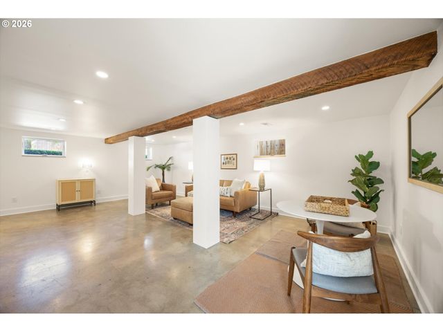 1516 Se PERSHING St, Portland, OR 97202