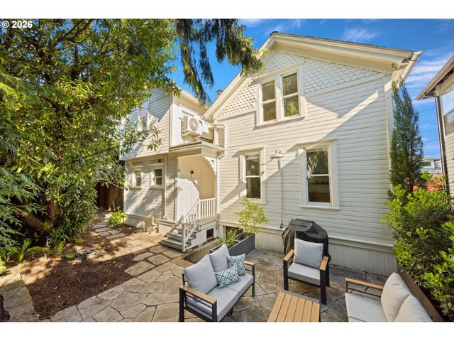 1516 Se PERSHING St, Portland, OR 97202