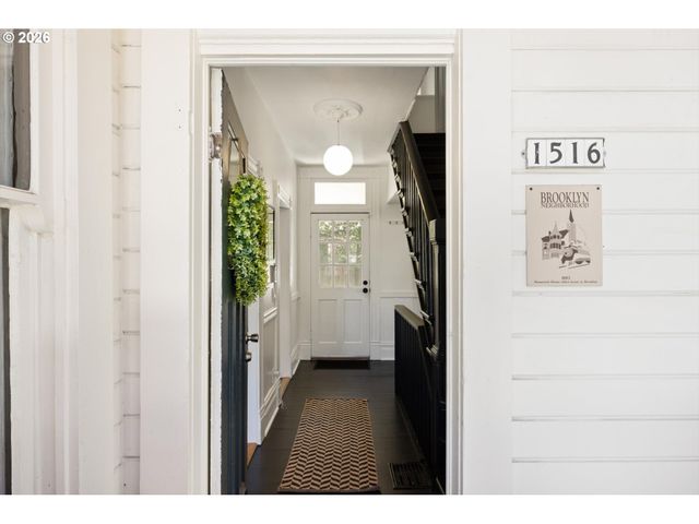 1516 Se PERSHING St, Portland, OR 97202