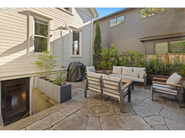 1516 Se PERSHING St, Portland, OR 97202