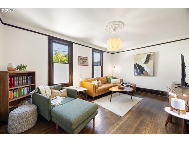 1516 Se PERSHING St, Portland, OR 97202