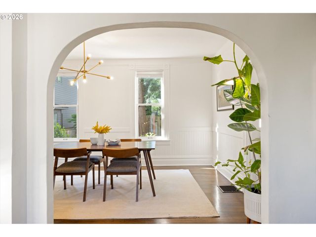 1516 Se PERSHING St, Portland, OR 97202