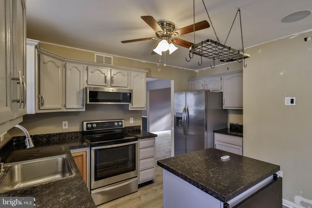 340 AVON ST, Easton, PA 18045