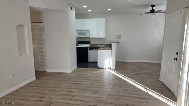 3318 North Decatur Boulevard 1089, Las Vegas, NV 89130