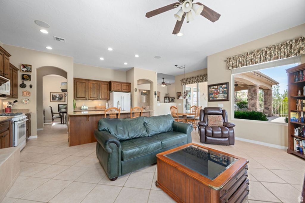 Image 11 of property listing at 4667 S WHISPER POINT DR, St. George, UT 84790