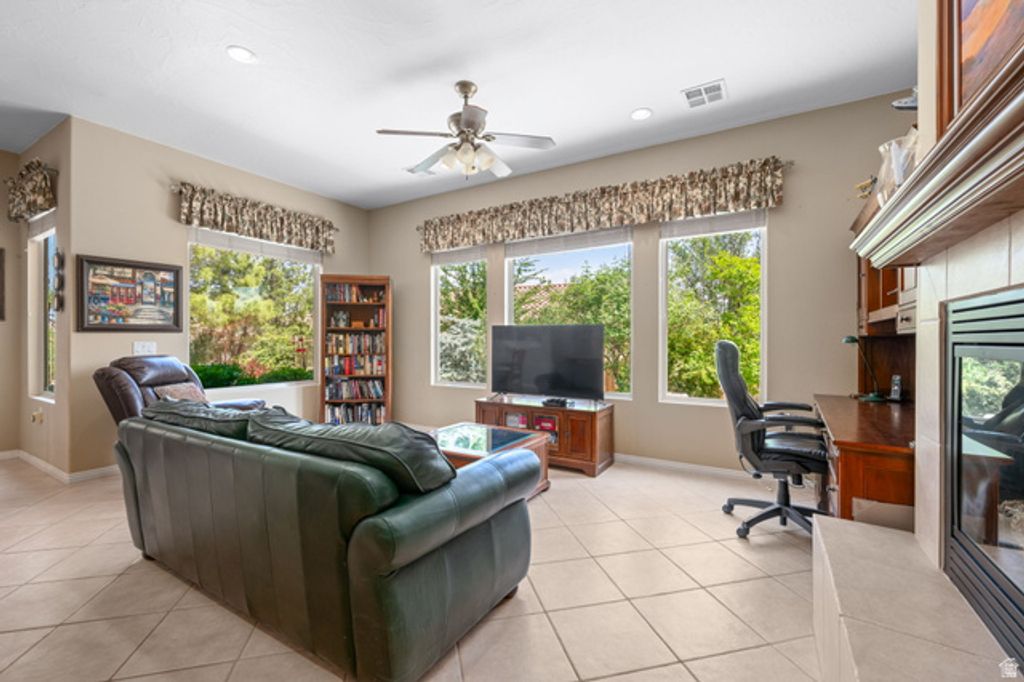 Image 12 of property listing at 4667 S WHISPER POINT DR, St. George, UT 84790