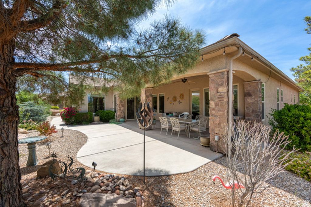 Image 35 of property listing at 4667 S WHISPER POINT DR, St. George, UT 84790
