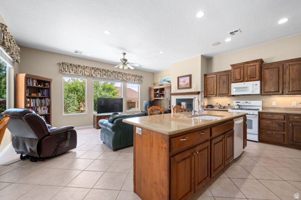 Image 9 of property listing at 4667 S WHISPER POINT DR, St. George, UT 84790