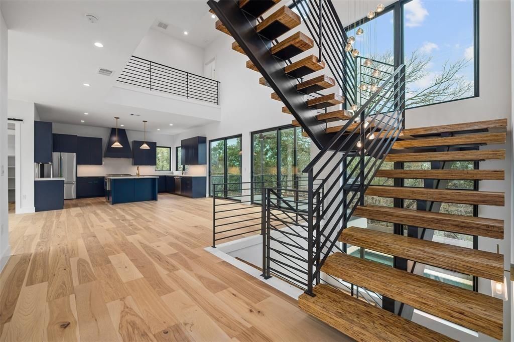 200 N Lake Hills DR, Austin, TX 78733