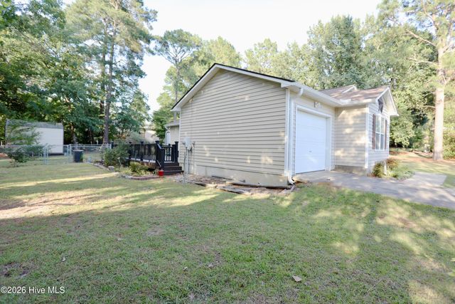 110 Robin Hood Lane, Aberdeen, NC 28315
