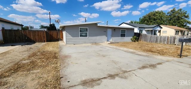 1218 Woodrow Avenue, Bakersfield, CA 93308