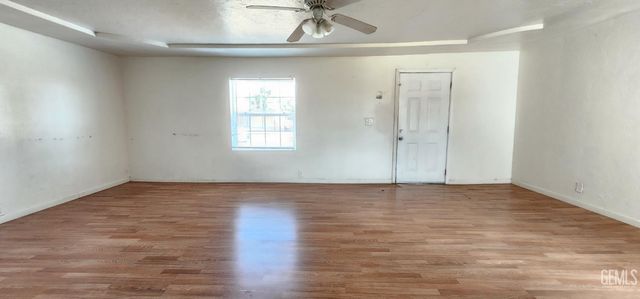 1218 Woodrow Avenue, Bakersfield, CA 93308
