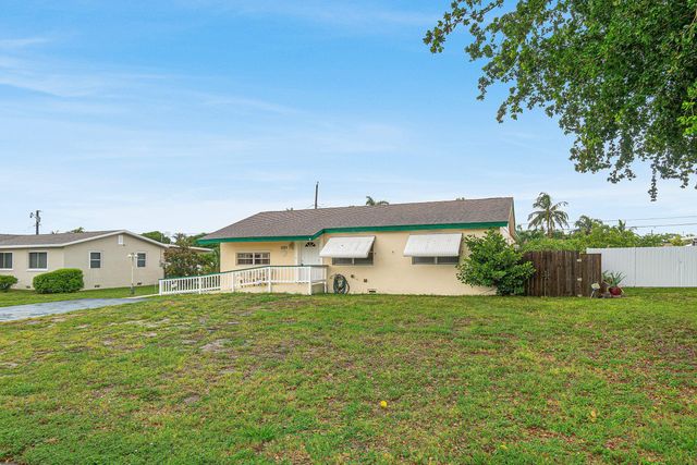 3195 Emerson Avenue, Palm Springs, FL 33461