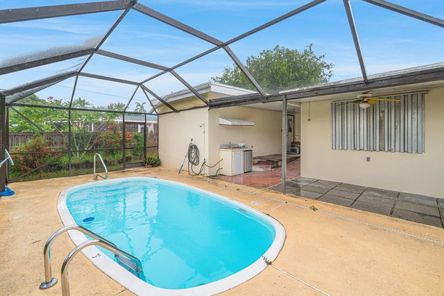 3195 Emerson Avenue, Palm Springs, FL 33461