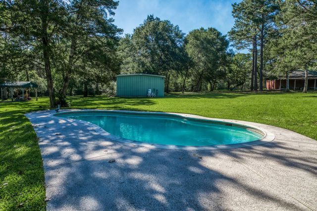 1017 Allen Road, Cat Spring, TX 78933