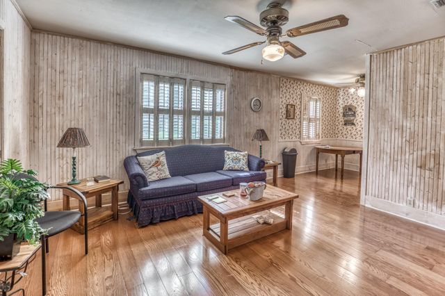 1017 Allen Road, Cat Spring, TX 78933