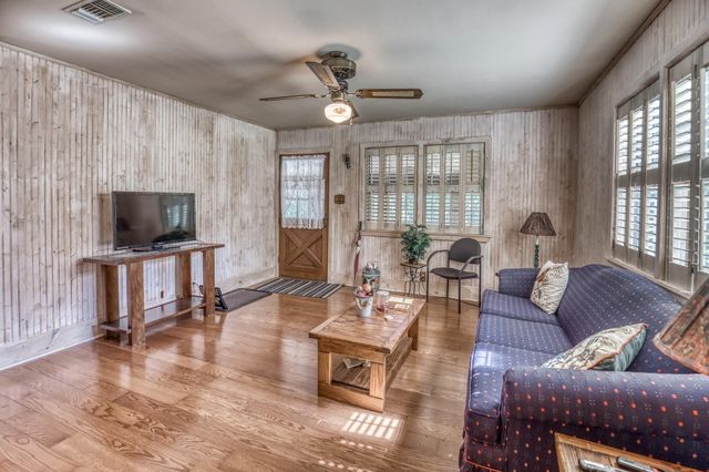 1017 Allen Road, Cat Spring, TX 78933