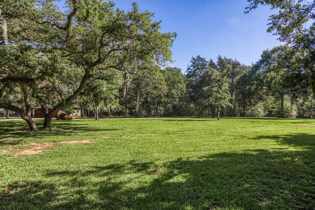 1017 Allen Road, Cat Spring, TX 78933