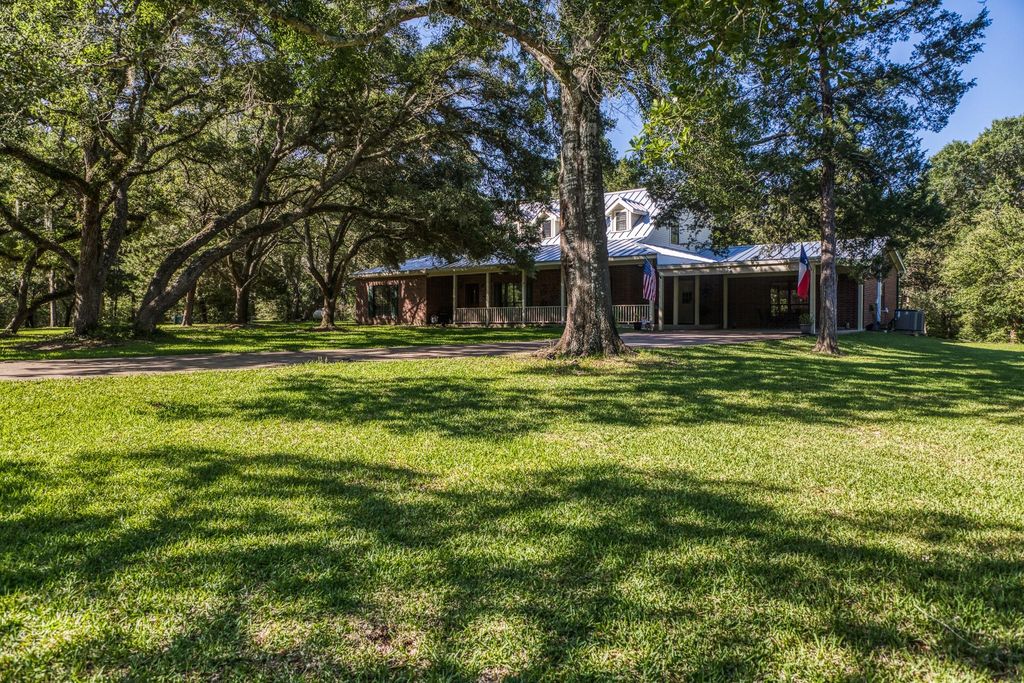 1017 Allen Road, Cat Spring, TX 78933