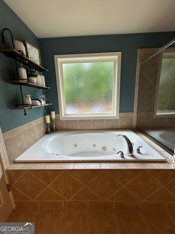 226 Prestwick Drive, Hoschton, GA 30548