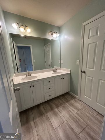 226 Prestwick Drive, Hoschton, GA 30548
