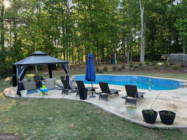226 Prestwick Drive, Hoschton, GA 30548