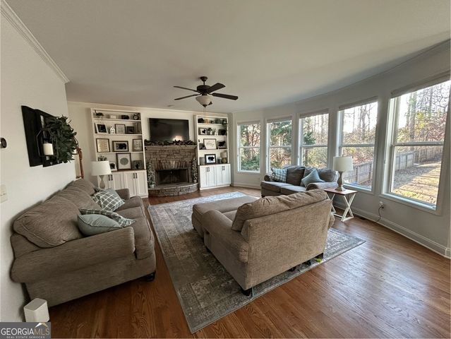 226 Prestwick Drive, Hoschton, GA 30548