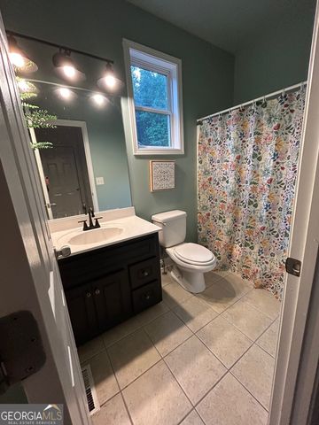 226 Prestwick Drive, Hoschton, GA 30548