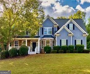 226 Prestwick Drive, Hoschton, GA 30548