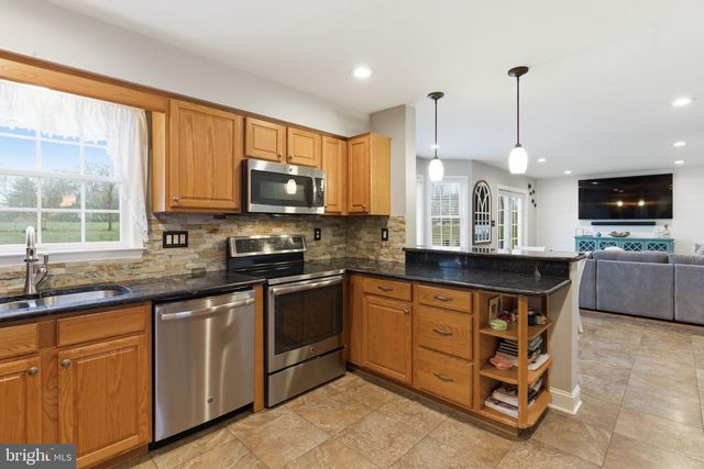 2125 SALFORD ST, Harleysville, PA 19438