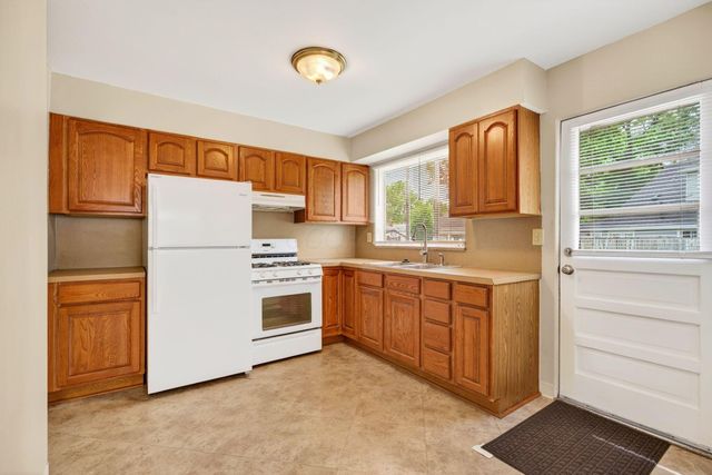 2867 Columbus Street, Grove City, OH 43123