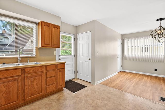 2867 Columbus Street, Grove City, OH 43123