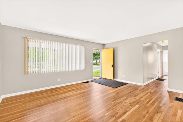 2867 Columbus Street, Grove City, OH 43123