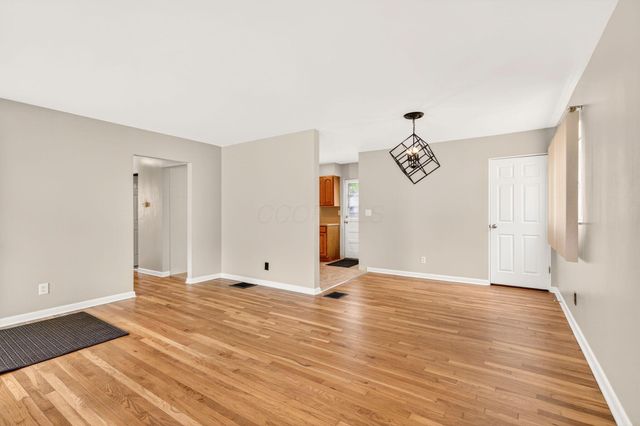2867 Columbus Street, Grove City, OH 43123