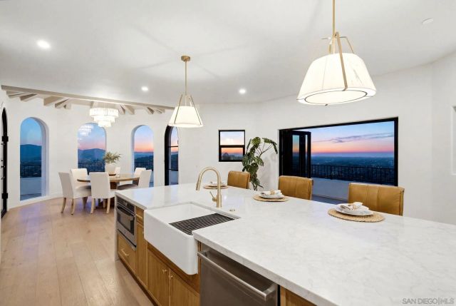 9775 Alto Dr, La Mesa, CA 91941