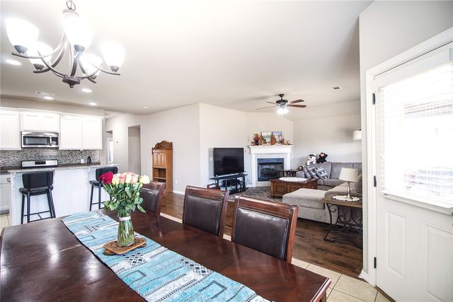 811 SW Pure Globe Street, Bentonville, AR 72712