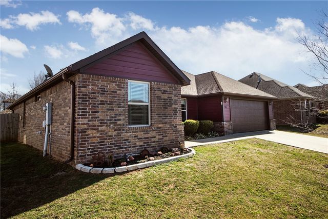 811 SW Pure Globe Street, Bentonville, AR 72712