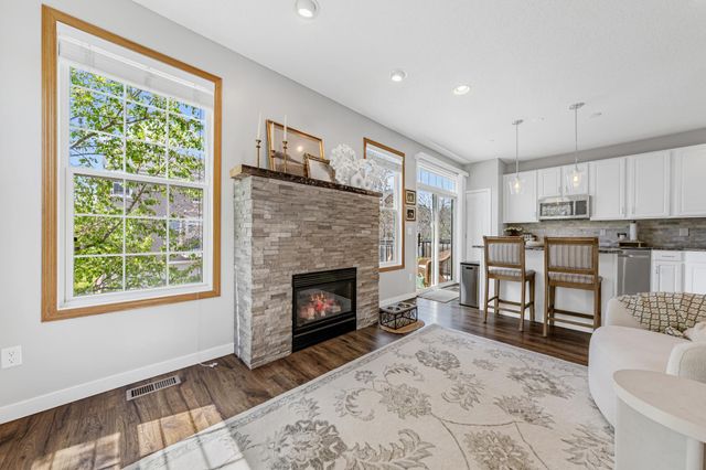 1724 Riverside Drive, Shakopee, MN 55379