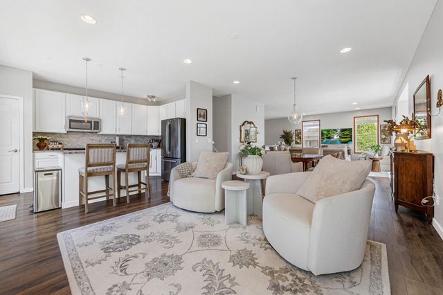 1724 Riverside Drive, Shakopee, MN 55379
