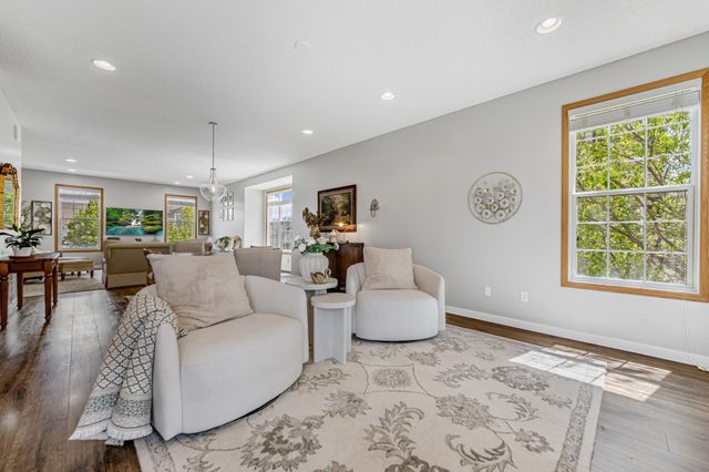 1724 Riverside Drive, Shakopee, MN 55379