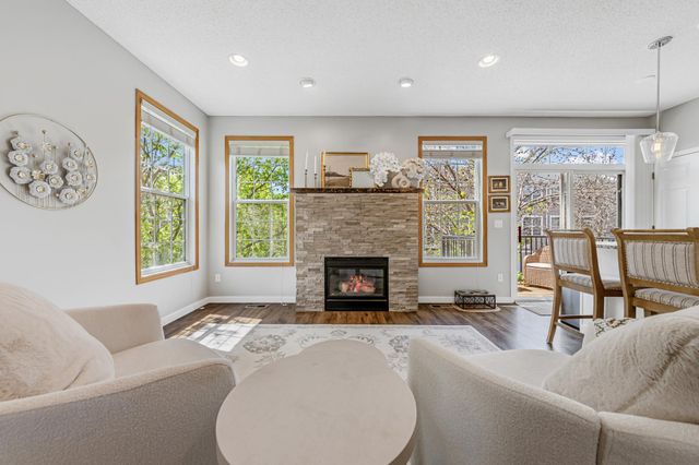 1724 Riverside Drive, Shakopee, MN 55379