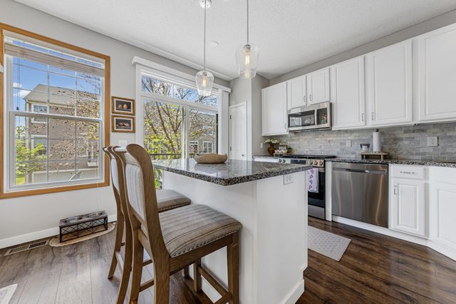 1724 Riverside Drive, Shakopee, MN 55379