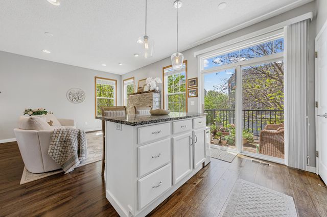 1724 Riverside Drive, Shakopee, MN 55379