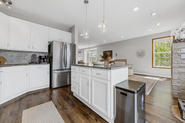 1724 Riverside Drive, Shakopee, MN 55379