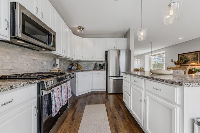 1724 Riverside Drive, Shakopee, MN 55379
