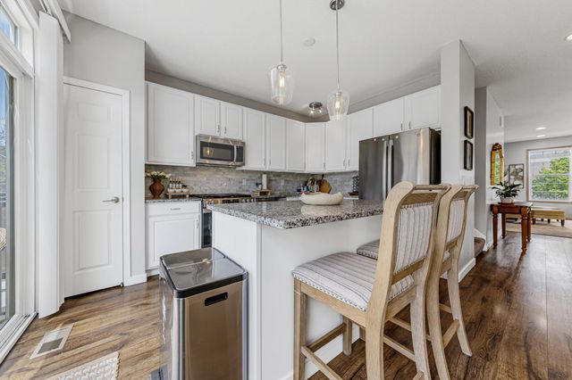 1724 Riverside Drive, Shakopee, MN 55379