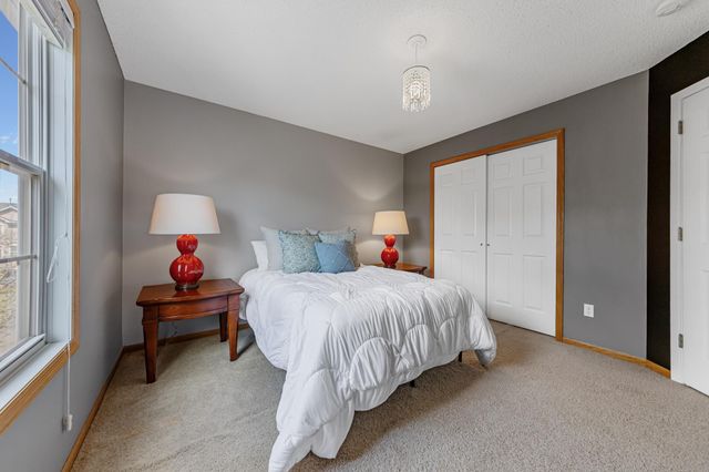 1724 Riverside Drive, Shakopee, MN 55379