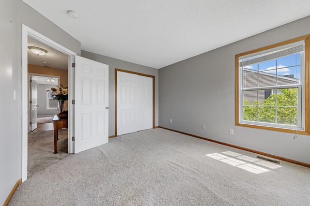1724 Riverside Drive, Shakopee, MN 55379