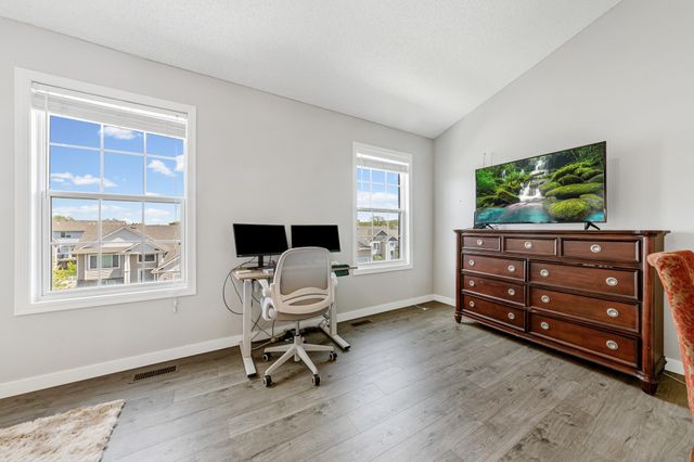 1724 Riverside Drive, Shakopee, MN 55379