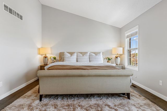 1724 Riverside Drive, Shakopee, MN 55379
